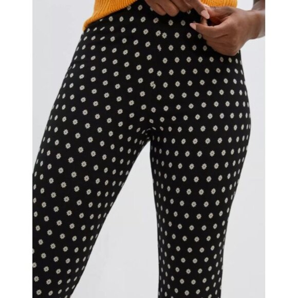 Anthropologie Mikayla Cropped Flare Pants Black White Floral Print Small - Picture 1 of 16